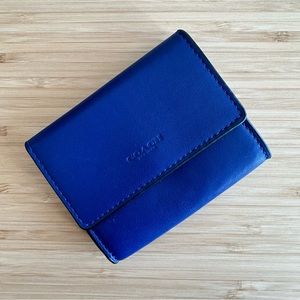 Vibrant Electric Blue Coach Flip Card Case - Nearly New, Style C2251G